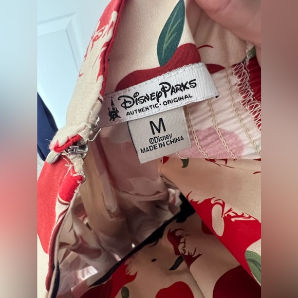 Disney Dress Shop Snow White Evil Queen Poison Bit Apple Dress - Picture 5 of 6